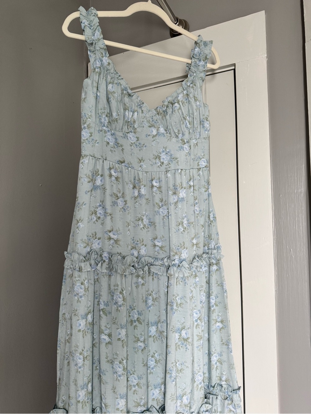 NWT Altar’d State Angelle textured Floral Tiered Maxi Dress - Picture 2 of 11